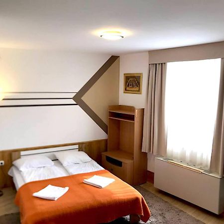Art Eden Appartement Hajdúszoboszló Buitenkant foto