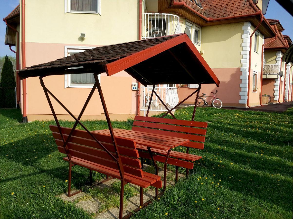 Art Eden Appartement Hajdúszoboszló Buitenkant foto
