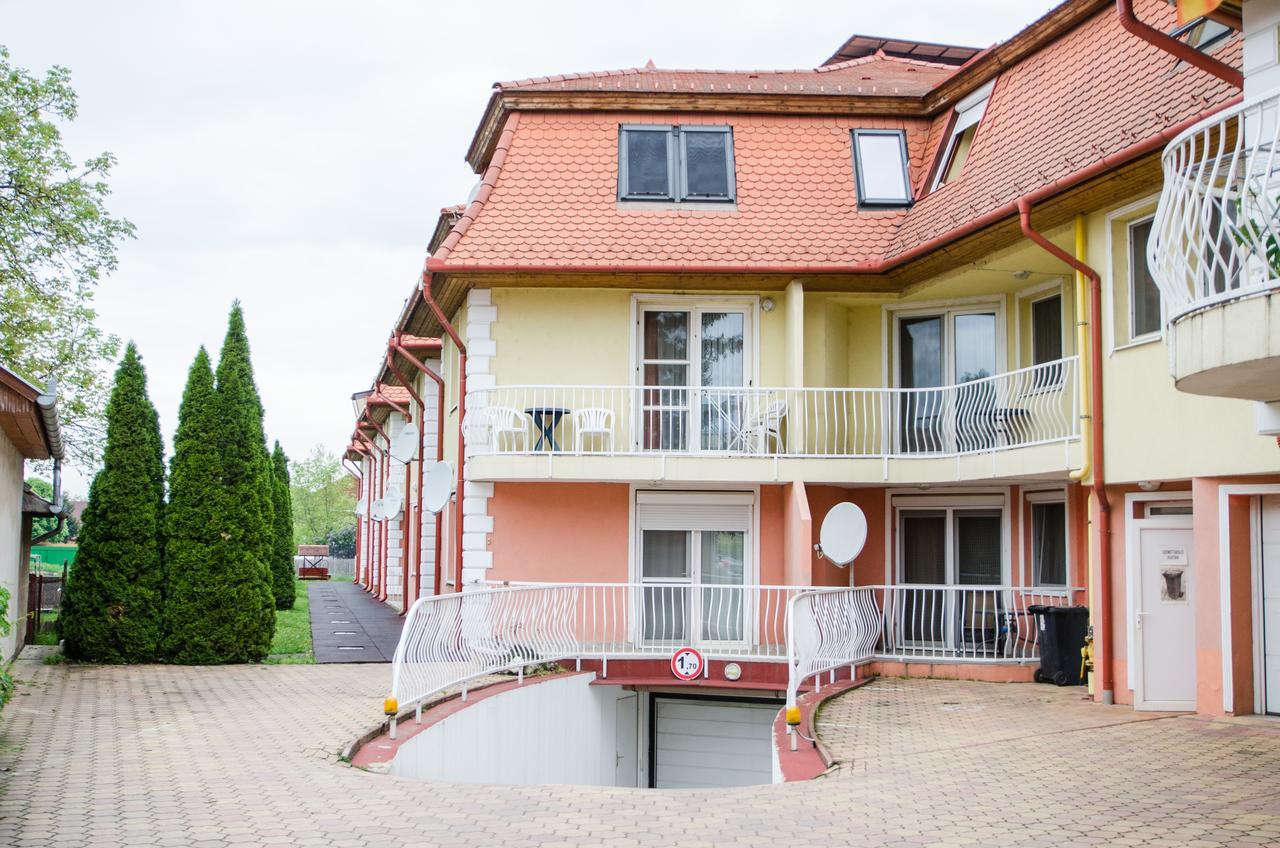 Art Eden Appartement Hajdúszoboszló Buitenkant foto